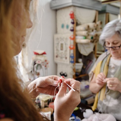 Laboratorio uncinetto del “Punto Margherita” nel centro storico di Locorotondo